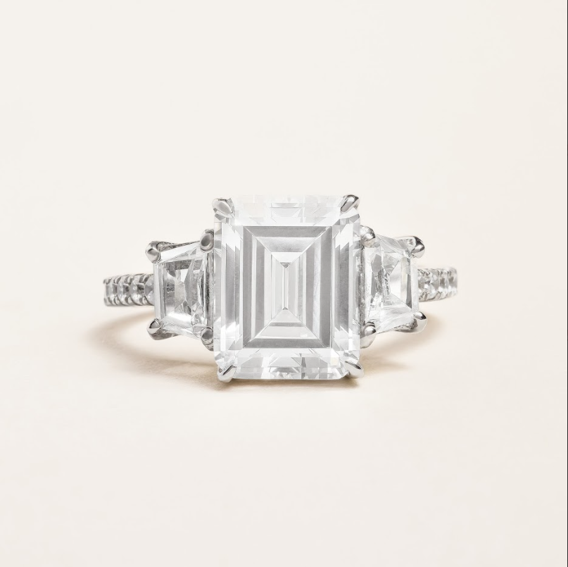 Bague de fiançailles en diamant trio d'émeraudes Proud Diamond