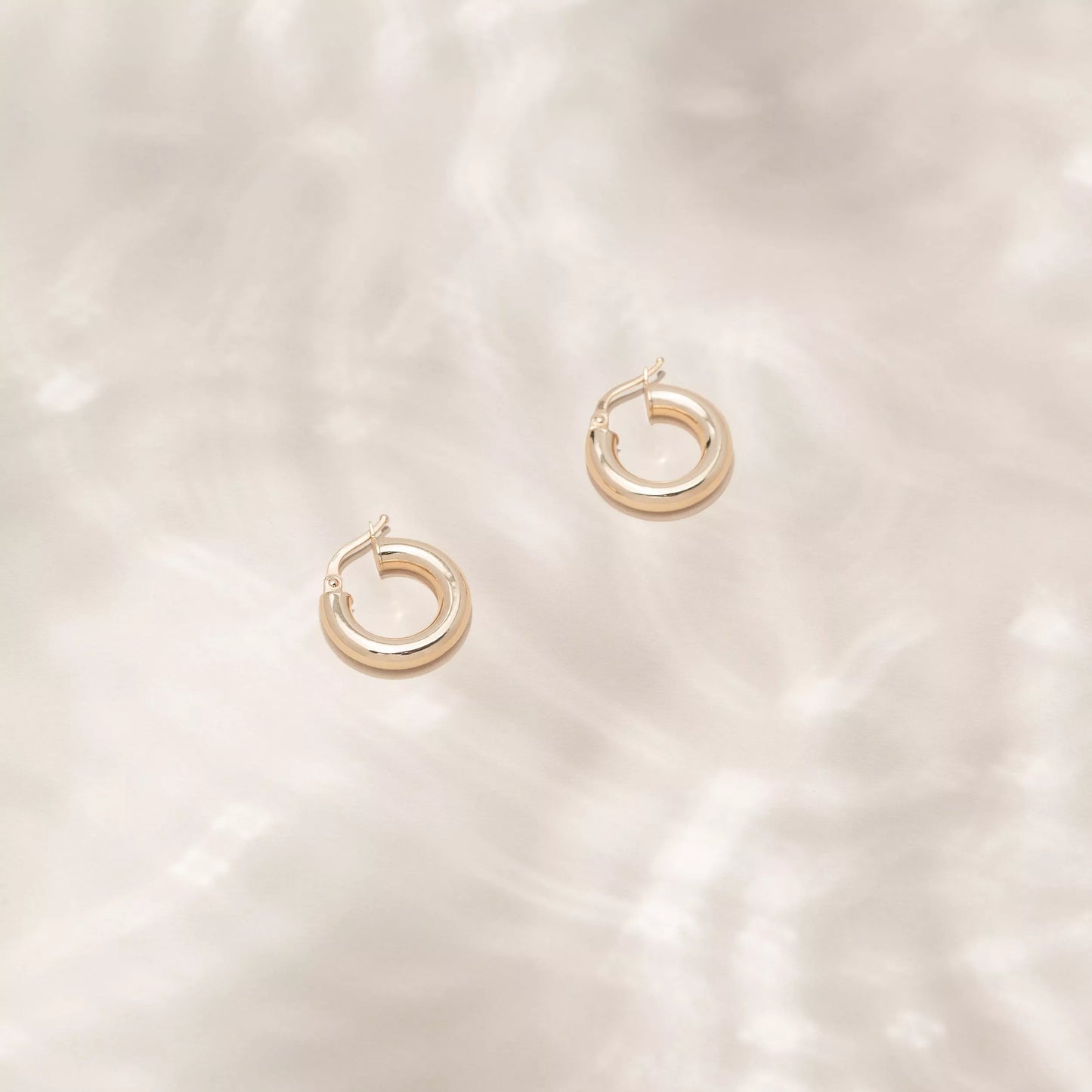18mm Gold Chunky Hoops 14K (Ready-to-ship)