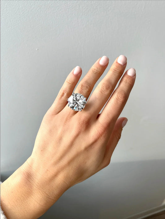 A 22.75-Carat Ring for Dragon Luc Poirier