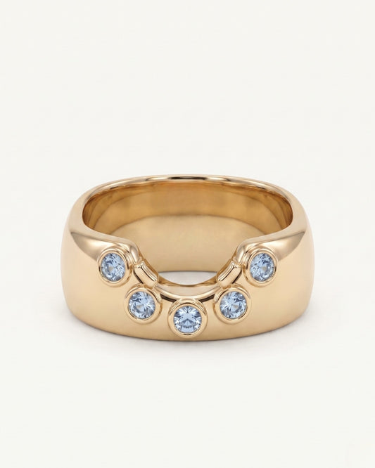 Bezel Gemstone Curve Ring Pale Blue Sapphire