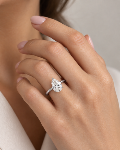 Bague de fiançailles solitaire diamant poire