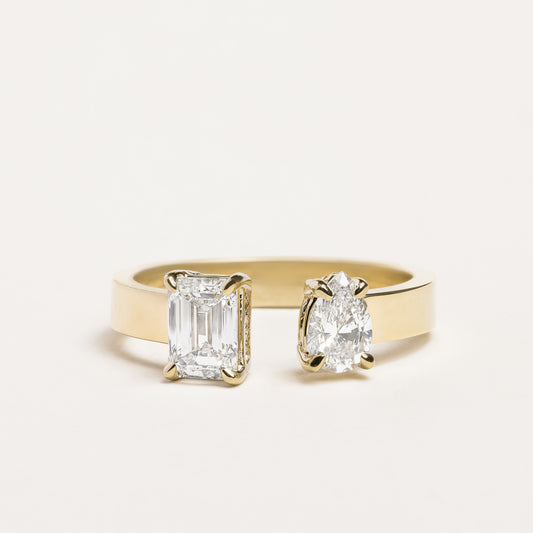 Emerald And Pear Toi et Moi Diamond Ring