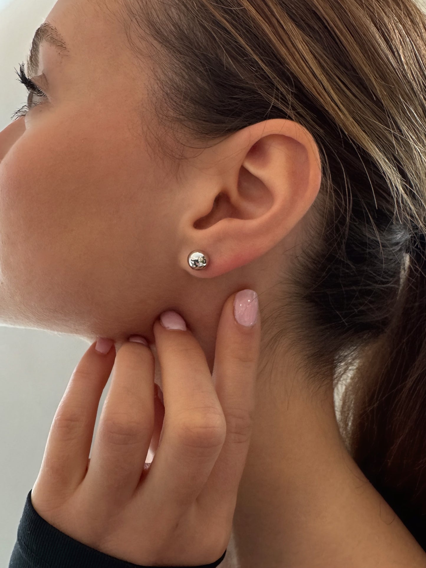 Medium ball stud earrings