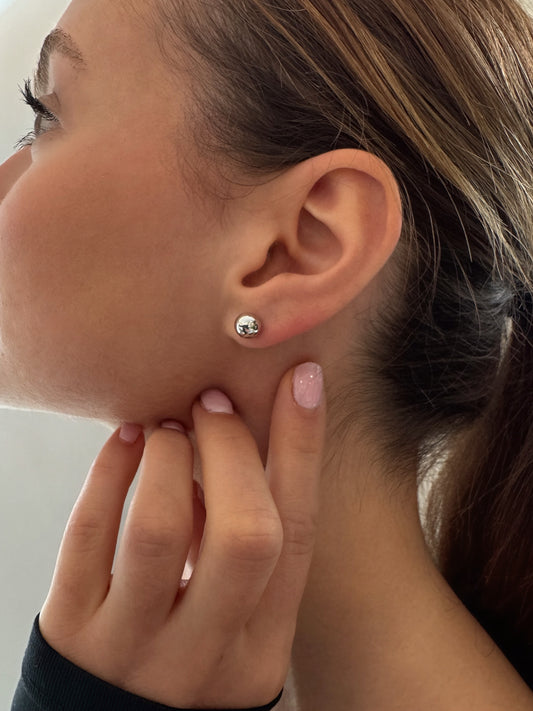 Medium ball stud earrings