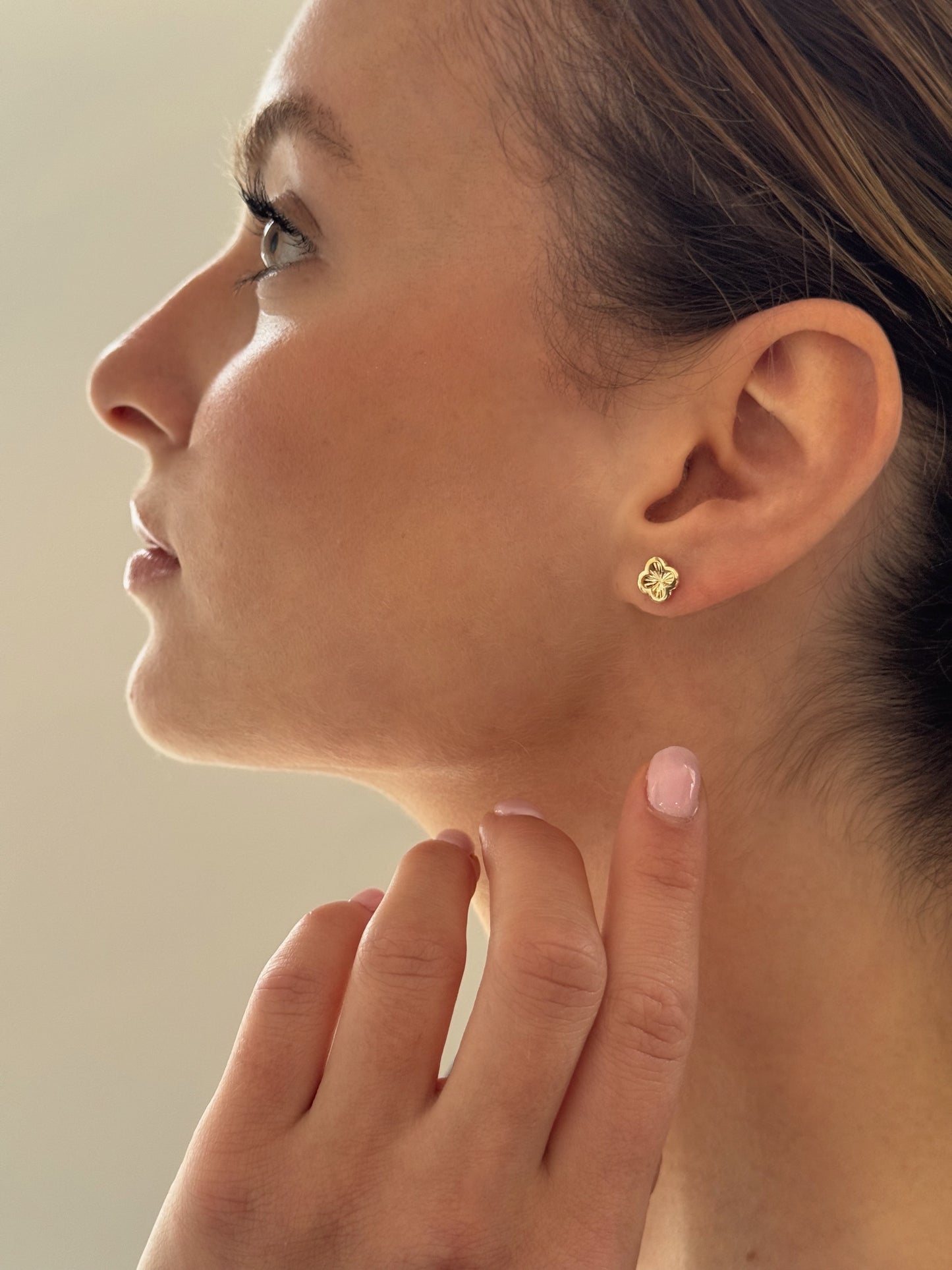 Clover stud earrings