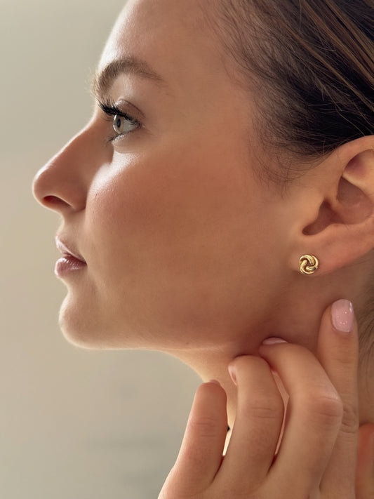 Knot stud earrings