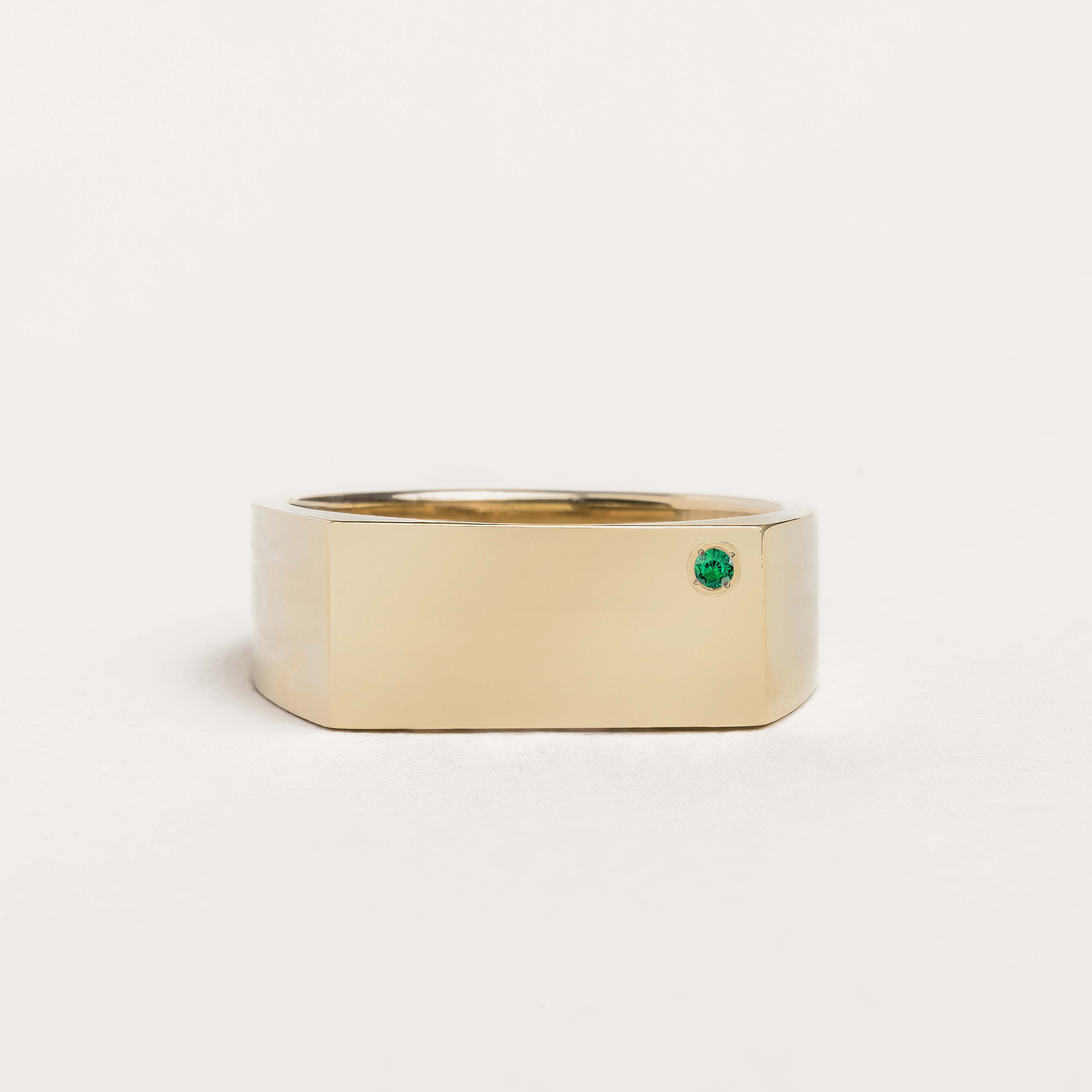 Gold signet ring custom deals