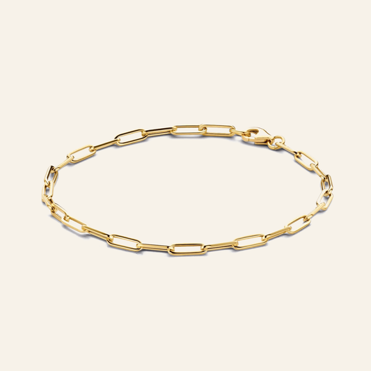 Jackie Amsterdam Elegant Boxlink bracelet on light beige background
