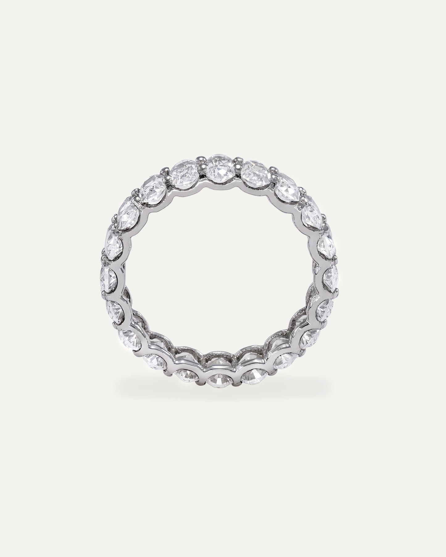 Bague éternité avec diamants ovales