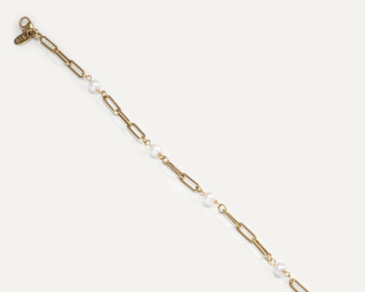 Paperclip bracelet with 4 pearls