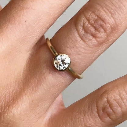 Lab-grown diamond Bezel Solitaire Ring