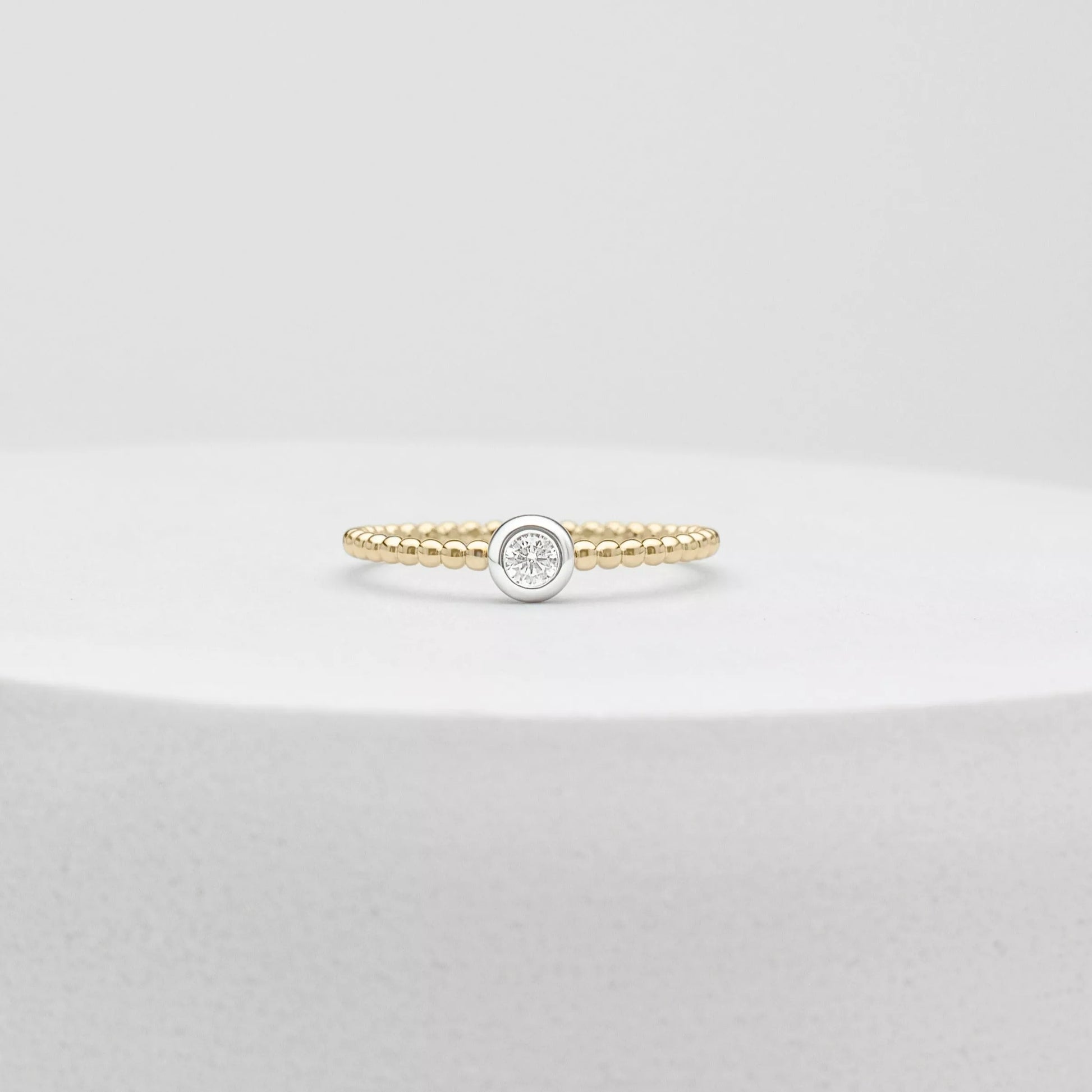 Proud Diamond White Bezel Diamond Lace Ring 14K Recycled Gold 
